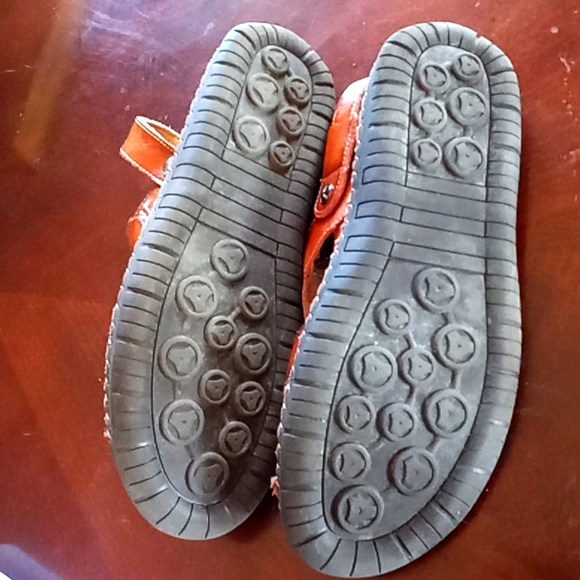 Leather hand tooled sandals from Mexico - Picture 2 of 6